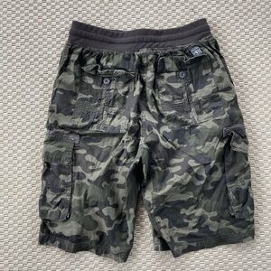 vintage 2000s southpole camo shorts